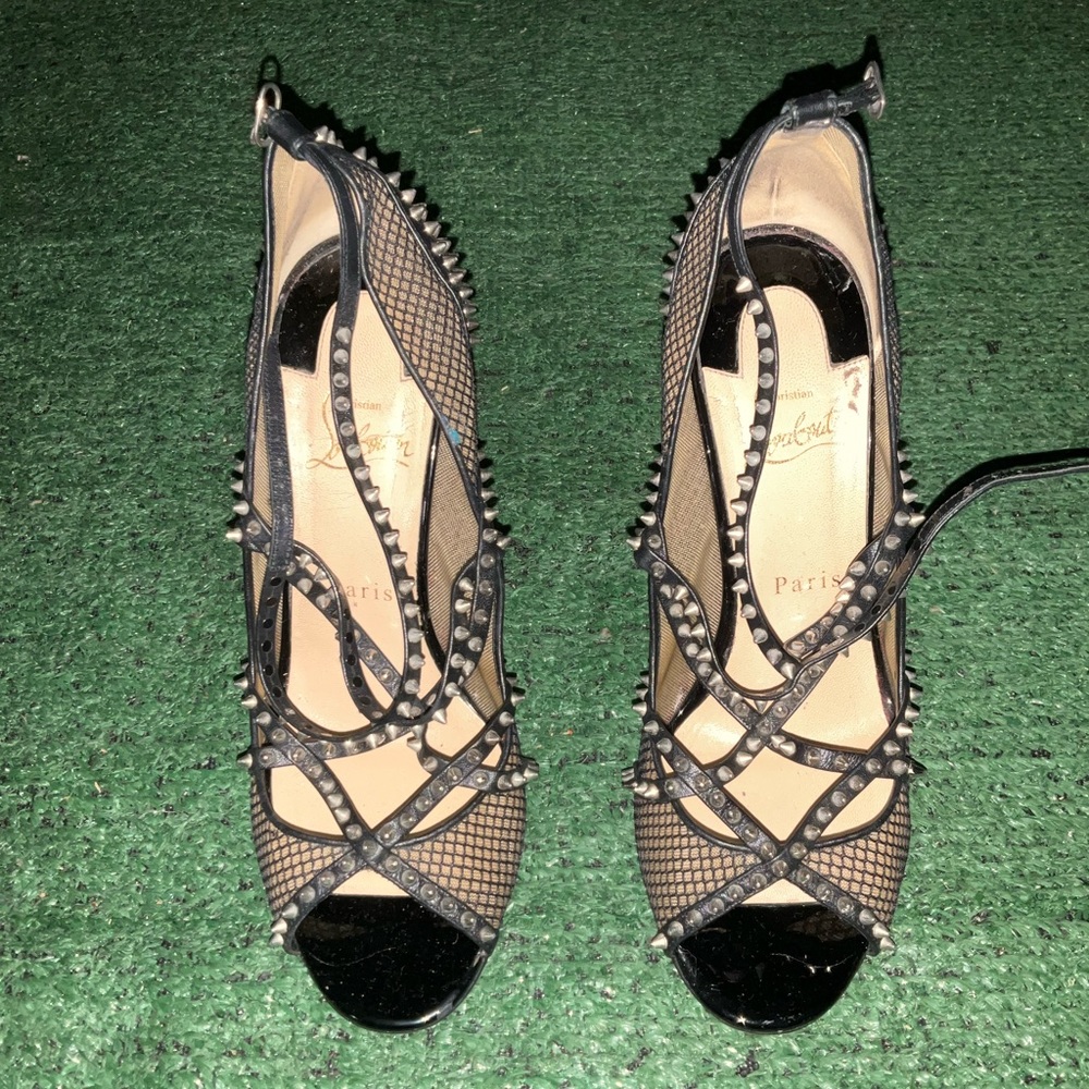 Spikes